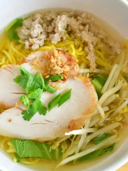 Het recept voor Noedelsoep met kip uit de slowcooker