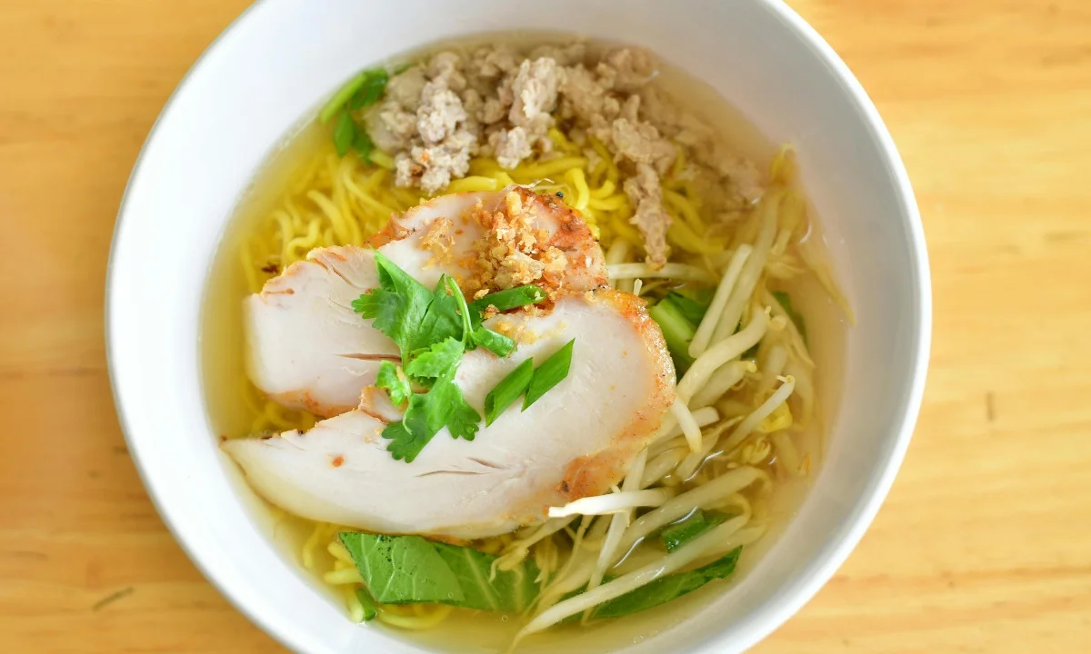 Het recept voor Noedelsoep met kip uit de slowcooker